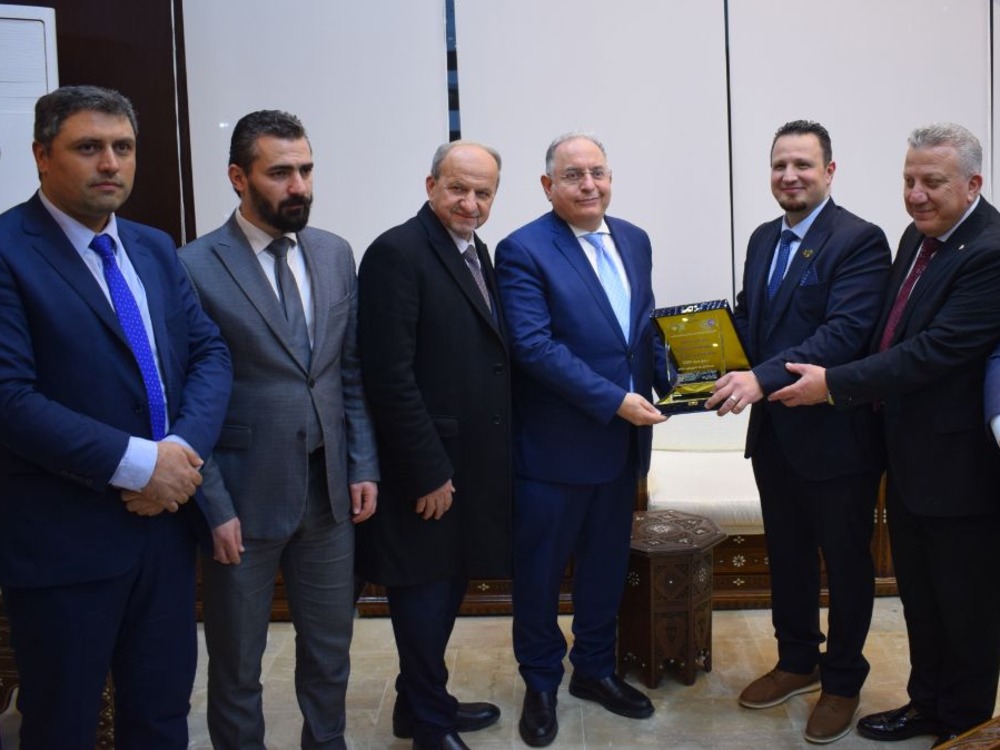 بمشاركة شركات وطنية.. افتتاح معرض “موتكس خان الحرير” ربيع وصيف 2026