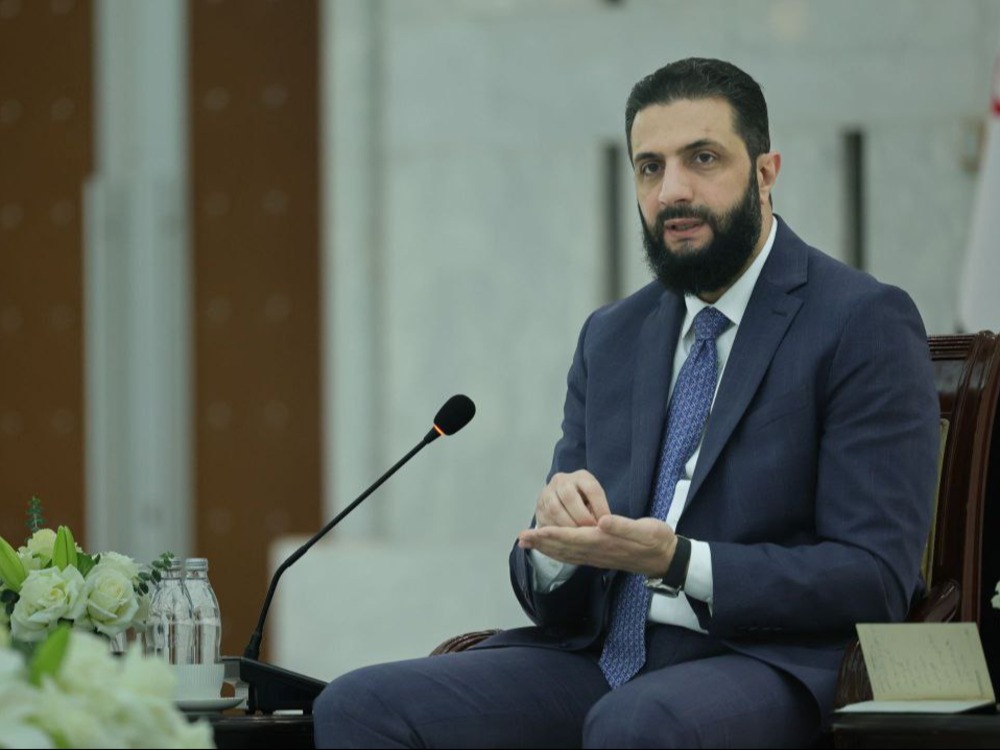 الرئيس الشرع يلتقي وجهاء وأعيان محافظتي اللاذقية وطرطوس