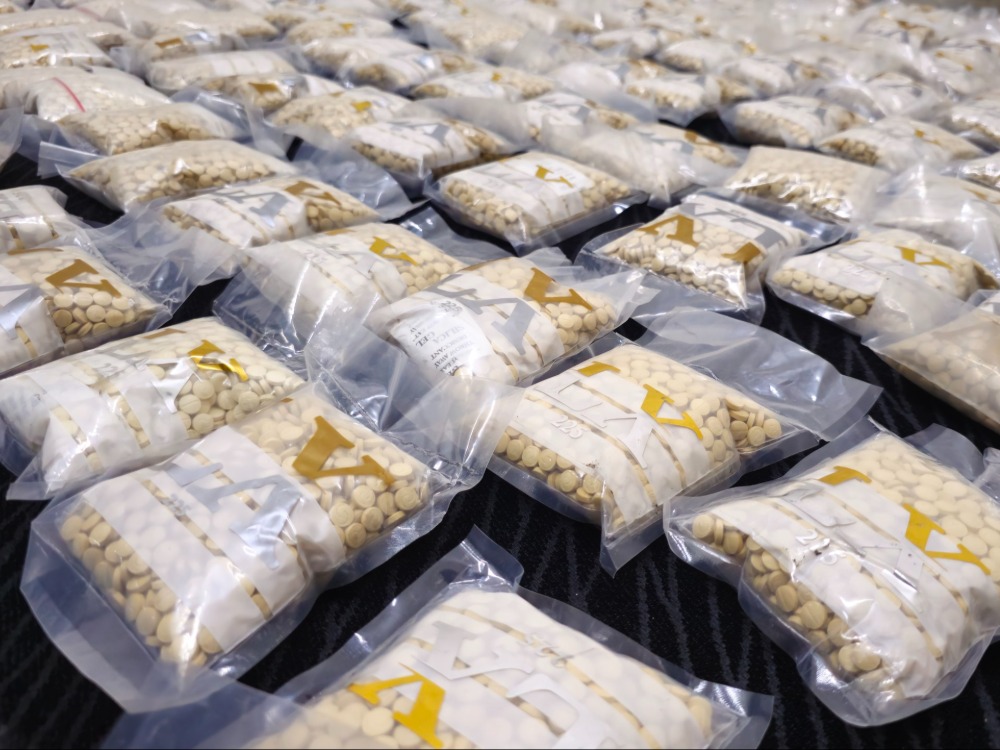 الداخلية تعلن إحباط تهريب 200 ألف حبة كبتاغون من لبنان إلى العراق عبر سوريا