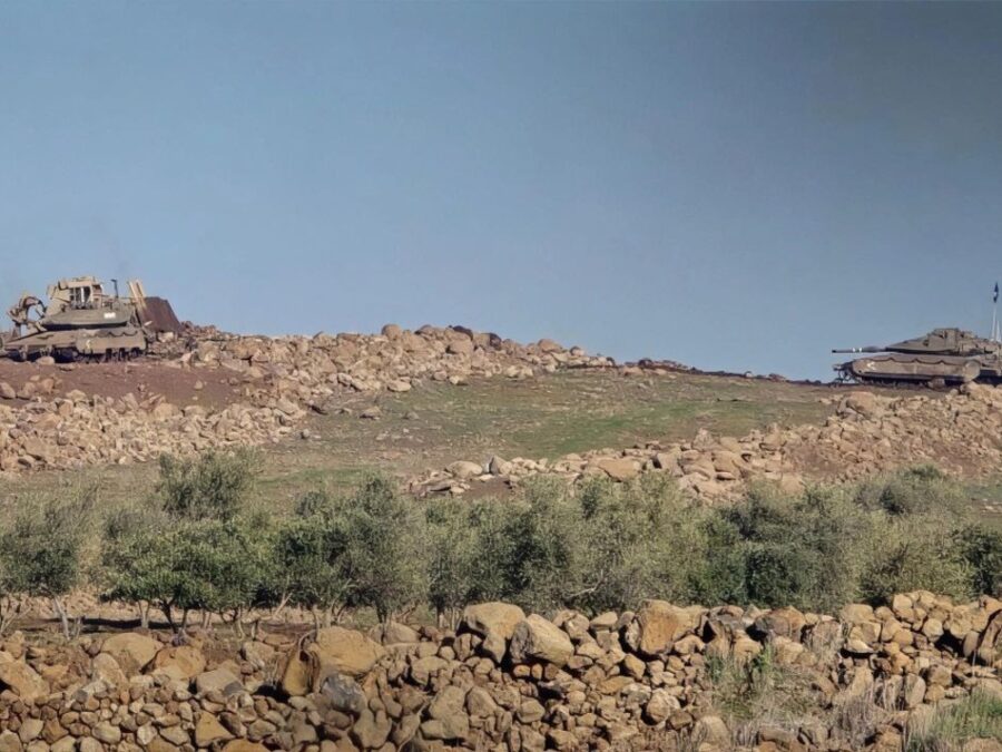 القنيطرة.. الاحتلال الإسرائيلي يداهم منزلاً ويعتقل شاباً ويقتاده إلى جهة مجهولة