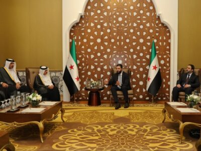 الرئيس الشرع يلتقي وفداً من غرفة تجارة وصناعة قطر