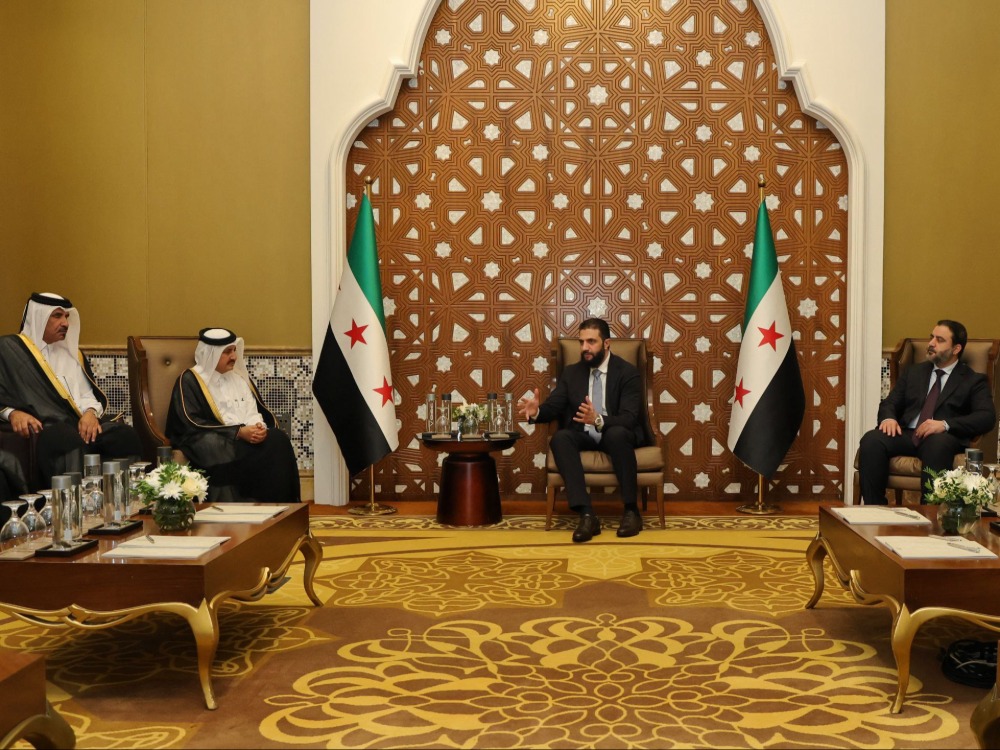 الرئيس الشرع يلتقي وفداً من غرفة تجارة وصناعة قطر