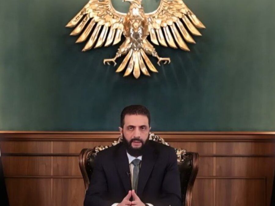 الرئيس الشرع يهنئ المنتخب الوطني بفوزه في المباراة الافتتاحية لكأس العرب