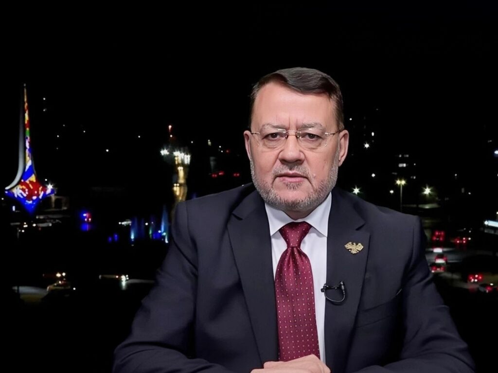 المستشار الإعلامي للرئاسة يتحدث للإخبارية عن دلالات ظهور الرئيس الشرع بالبزة العسكرية