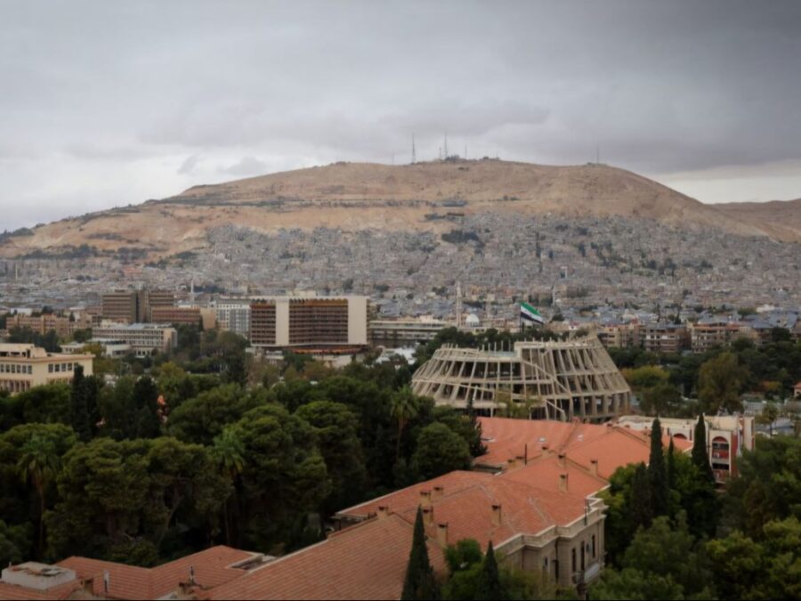 انخفاض في درجات الحرارة والضباب يُغطي وسط البلاد صباحاً