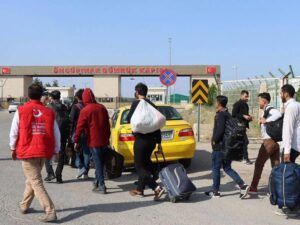 وزير الداخلية التركي: أكثر من نصف مليون سوري عادوا إلى بلادهم طوعاً منذ سقوط النظام