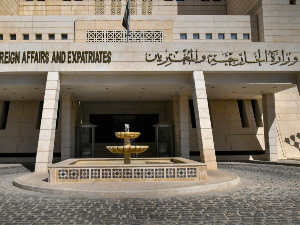 الخارجية تدعو السوريين الراغبين بالعودة من السودان لتسجيل بيانات العودة