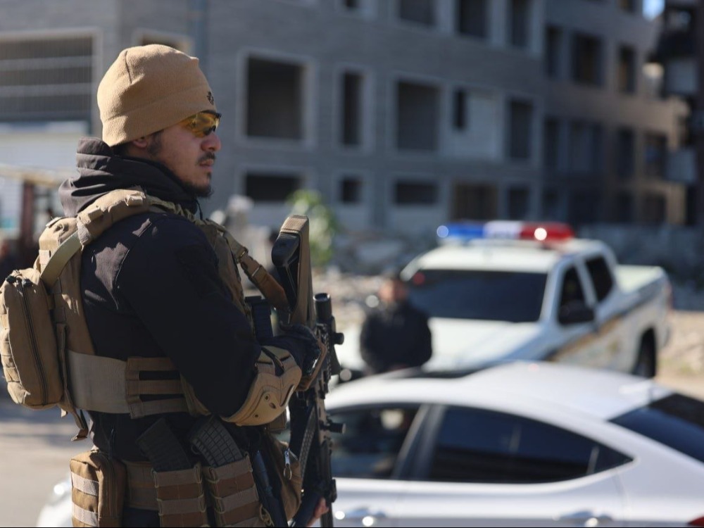 الداخلية تدين استهداف عناصرها أثناء تأمين الاحتجاجات وتؤكد: التعبير السلمي حق مكفول