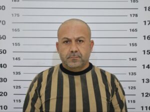 اللاذقية.. القبض على مجرم متورط بجرائم حرب وانتهاكات جسيمة بحق السوريين