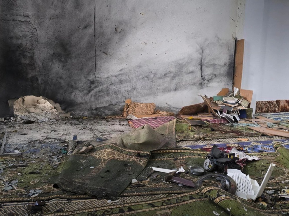 شهداء وجرحى بتفجير مسجد خلال صلاة الجمعة في حمص