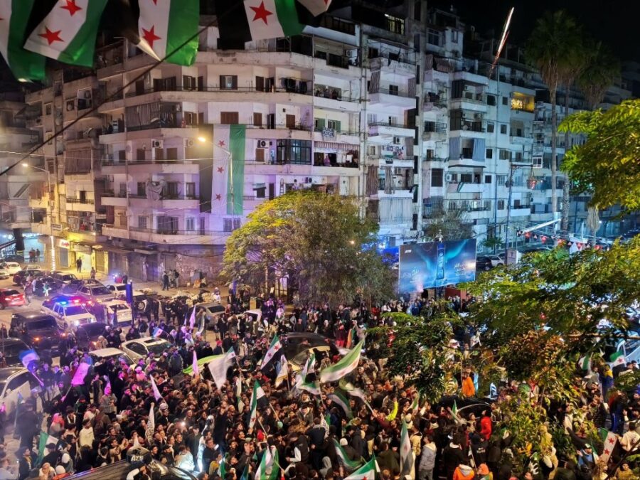 فرحاً بتصويت مجلس النواب على إلغاء قانون قيصر... احتفالات شعبية في عدة مناطق سورية