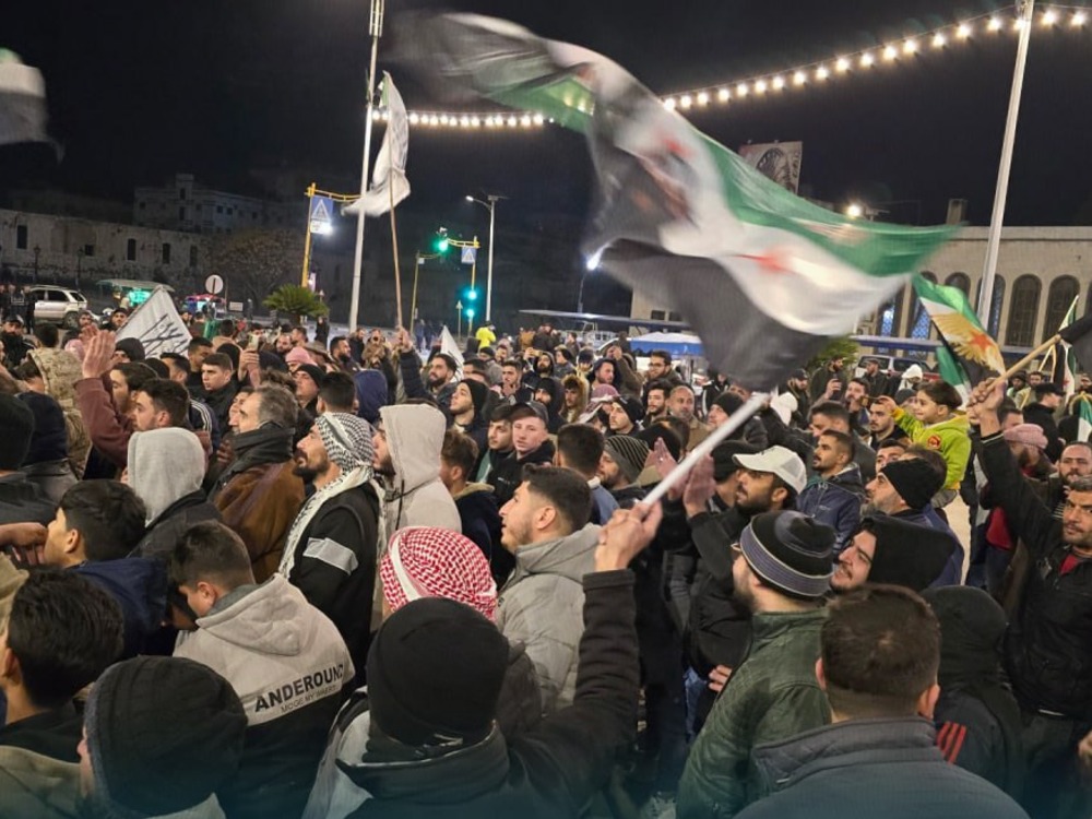 وقفة في حماة ضد الاعتداء على قوى الأمن وتأكيداً على وحدة سوريا