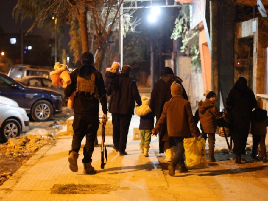 قائد الأمن الداخلي في حلب يؤكد أولوية حماية المدنيين ويحذر من العبث بأمن المدينة