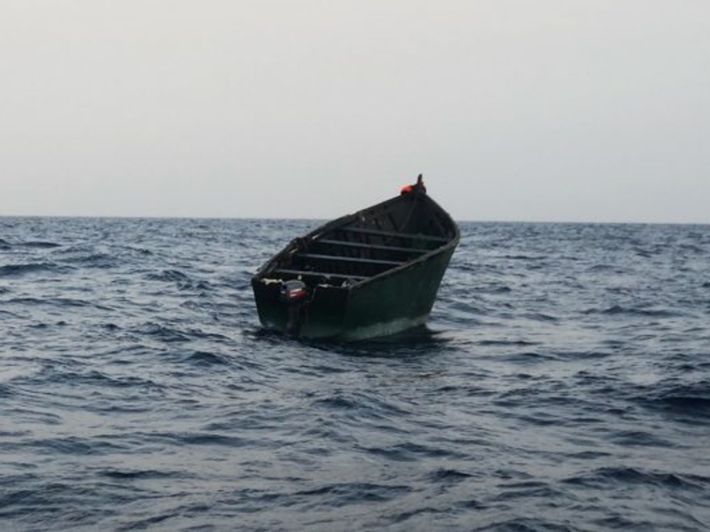 طرطوس.. وفاة شخص وإنقاذ آخر بعد غرق قارب صيد قرب جزيرة أرواد