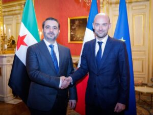 الشيباني يبحث مع نظيره الفرنسي في باريس عودة الشركات الفرنسية للعمل في سوريا