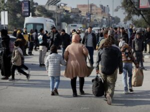 استجابة حلب للإخبارية: تعاون حكومي بين وزارات الطوارئ والصحة والنقل لخدمة النازحين