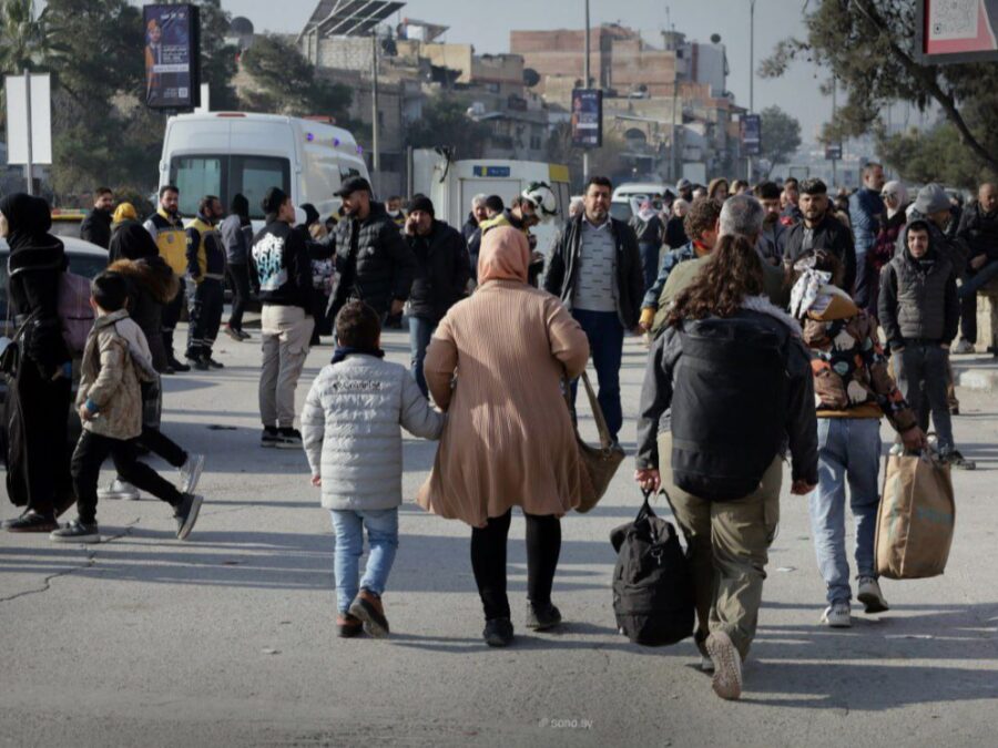 استجابة حلب للإخبارية: تعاون حكومي بين وزارات الطوارئ والصحة والنقل لخدمة النازحين