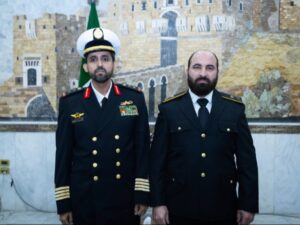 رئيس هيئة الأركان العامة يبحث سبل التعاون مع الملحق العسكري السعودي