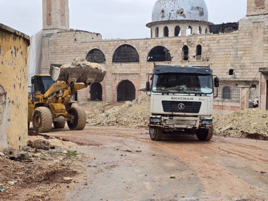 مجلس مدينة حلب ينفذ خطة شاملة لإعادة الحياة الطبيعية إلى حي الشيخ مقصود