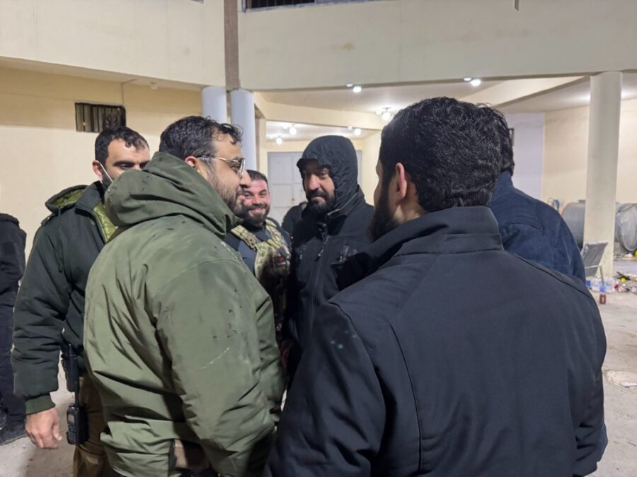 نائب وزير الداخلية يطلع على واقع سجن الأقطان في الرقة عقب تسلمه من قسد