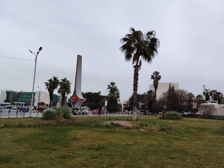 طقس مضطرب مع هطولات مطرية غزيرة حتى فجر الأحد