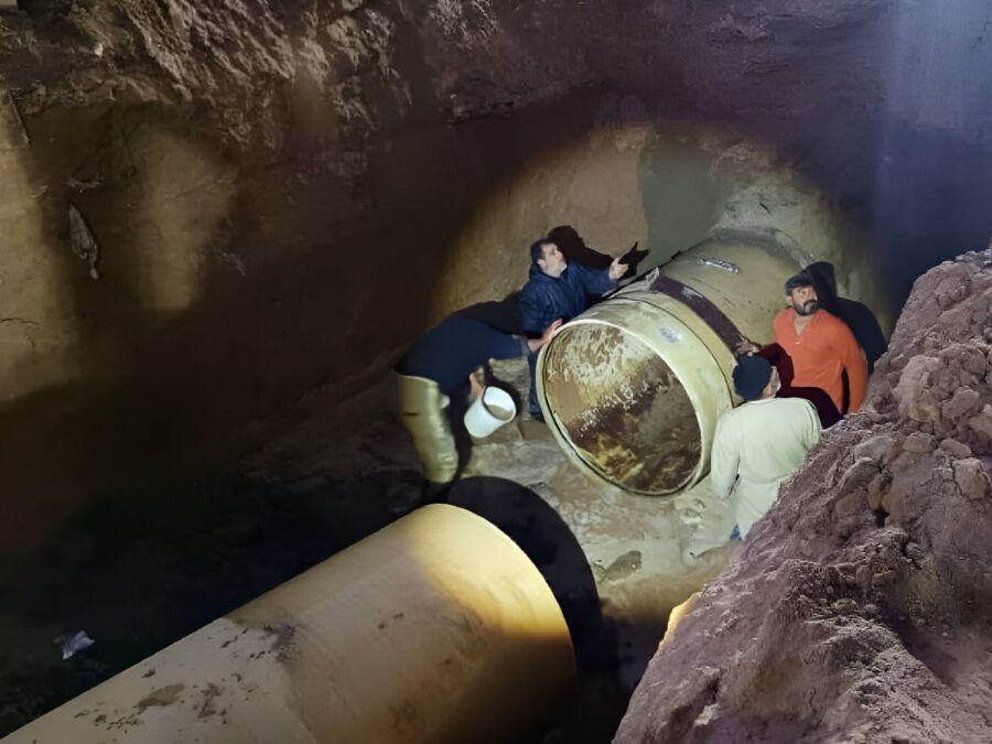 استئناف ضخ المياه لمدينة دير الزور بعد إصلاح عطل في الخط الرئيسي