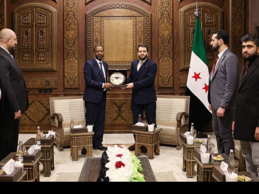 وزارة الداخلية تبحث مع المنظمة الدولية للهجرة تعزيز التعاون وبرامج التدريب المشتركة