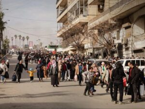 الدفاع المدني للإخبارية: خروج أكثر من 16 ألف مدني من الأشرفية والشيخ مقصود