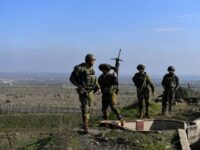 الاحتلال الإسرائيلي ينصب حاجزاً في عين زيوان ويمنع وصول الطلاب إلى مدارسهم