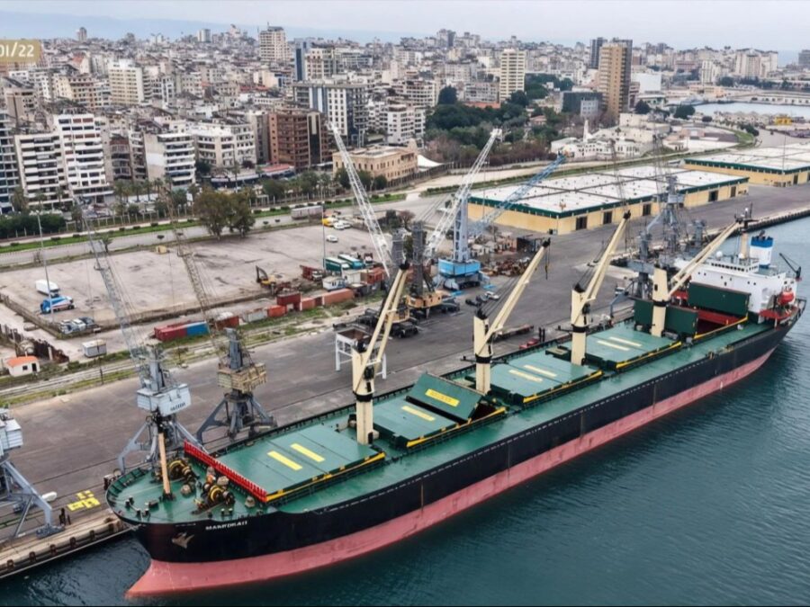 مرفأ اللاذقية يستقبل باخرة محملة بـ 28 ألف طن من حديد البيليت
