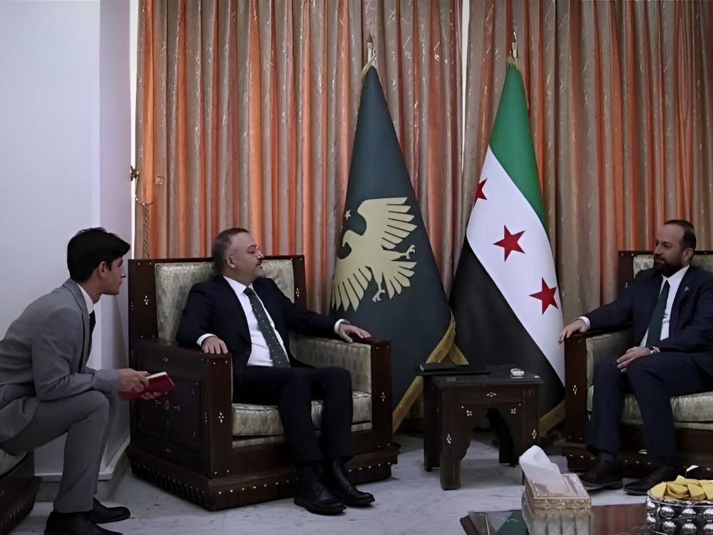 وزير الإعلام يبحث مع السفير التركي تبادل الخبرات الإعلامية