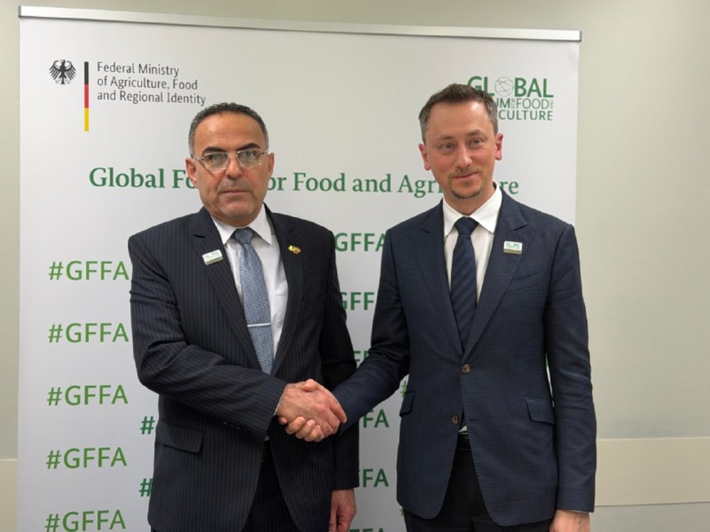 وزير الزراعة يلتقي نظيره الأوكراني في برلين ويبحثان سبل التعاون وتبادل الخبرات