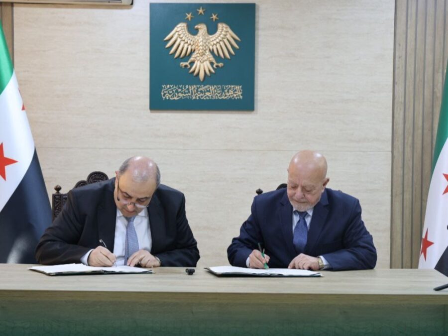 الاقتصاد والصناعة توقع مذكرة تفاهم مع شبكة الآغا خان لدعم التنمية الصناعية