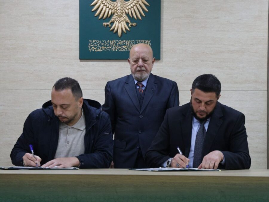 توقيع اتفاقية استثمارية لتشغيل وحدات الملبوسات الجاهزة في اللاذقية وطرطوس