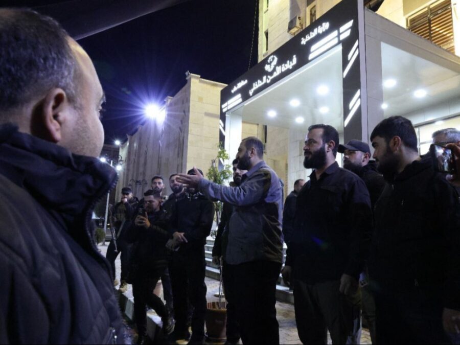 الداخلية: إخلاء سبيل عناصر من تنظيم قسد سلموا أنفسهم طواعية في الشيخ مقصود