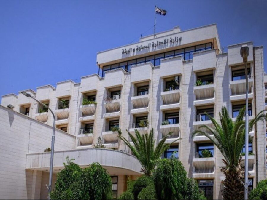 شملت فتح طرقات وترميم شبكات صرف.. وزارة الإدارة المحلية تستعرض إنجازاتها الخدمية والتنموية خلال عام 2025