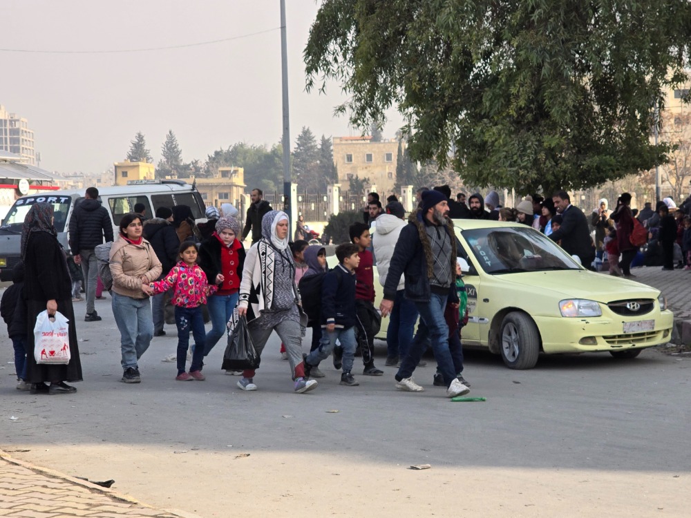 شهادات من أهالي الشيخ مقصود والأشرفية تكشف عرقلة تنظيم قسد عملية خروجهم