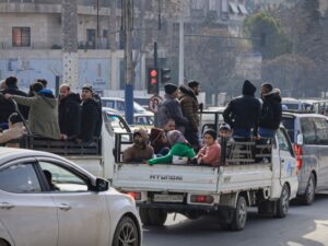 محافظة حلب للإخبارية: تنظيم قسد يمنع خروج المدنيين لاتخاذهم دروعاً بشرية