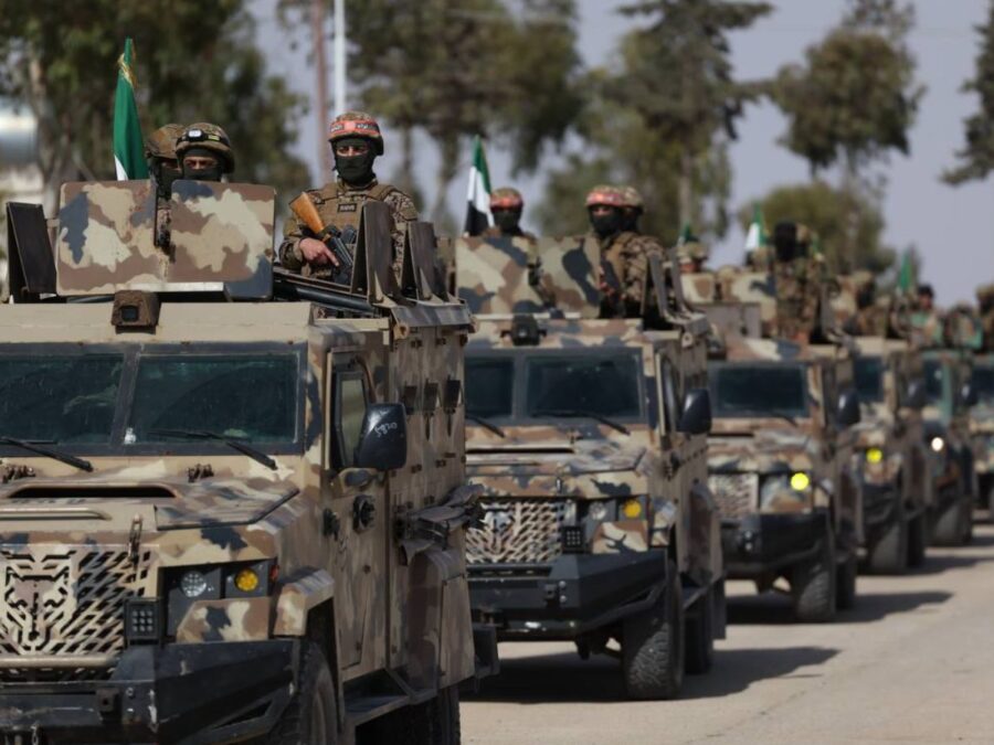 الجيش السوري يسيطر على مواقع استراتيجية بريف الرقة ويوجّه رسالة لتنظيم قسد