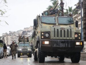 قوى الجيش والأمن في حلب تواصل الرد على تنظيم قسد في إطار تأمين المدنيين