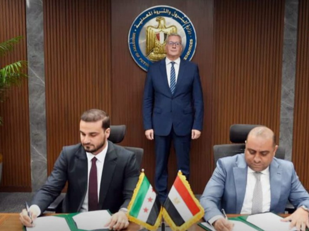 وزارة الطاقة توقع مذكرتي تفاهم مع نظيرتها المصرية بمجال الغاز والطاقة