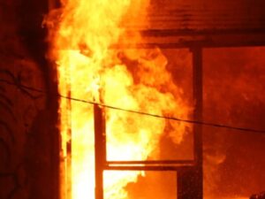 السورية للبترول: السيطرة على حريق في أحد أنابيب النفط بحمص