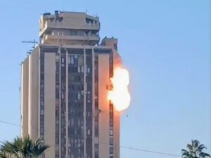 تنظيم قسد يستهدف بواسطة طيران مسير مبنى محافظة حلب