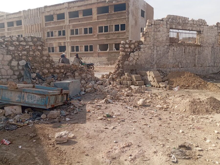 تنظيم قسد يقصف بالمدفعية مبنى الخدمات الفنية في حي قرلق بحلب