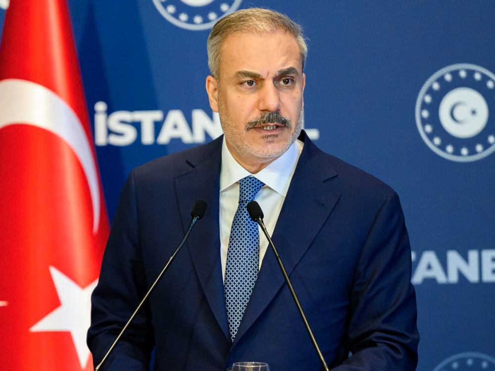 وزير الخارجية التركي: تنظيم قسد يحاول كسب الوقت وعليه الانسحاب من حلب