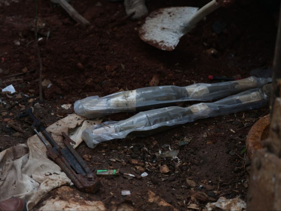 طرطوس.. الأمن الداخلي يضبط أسلحة مدفونة في عدة مواقع بأطراف المدينة