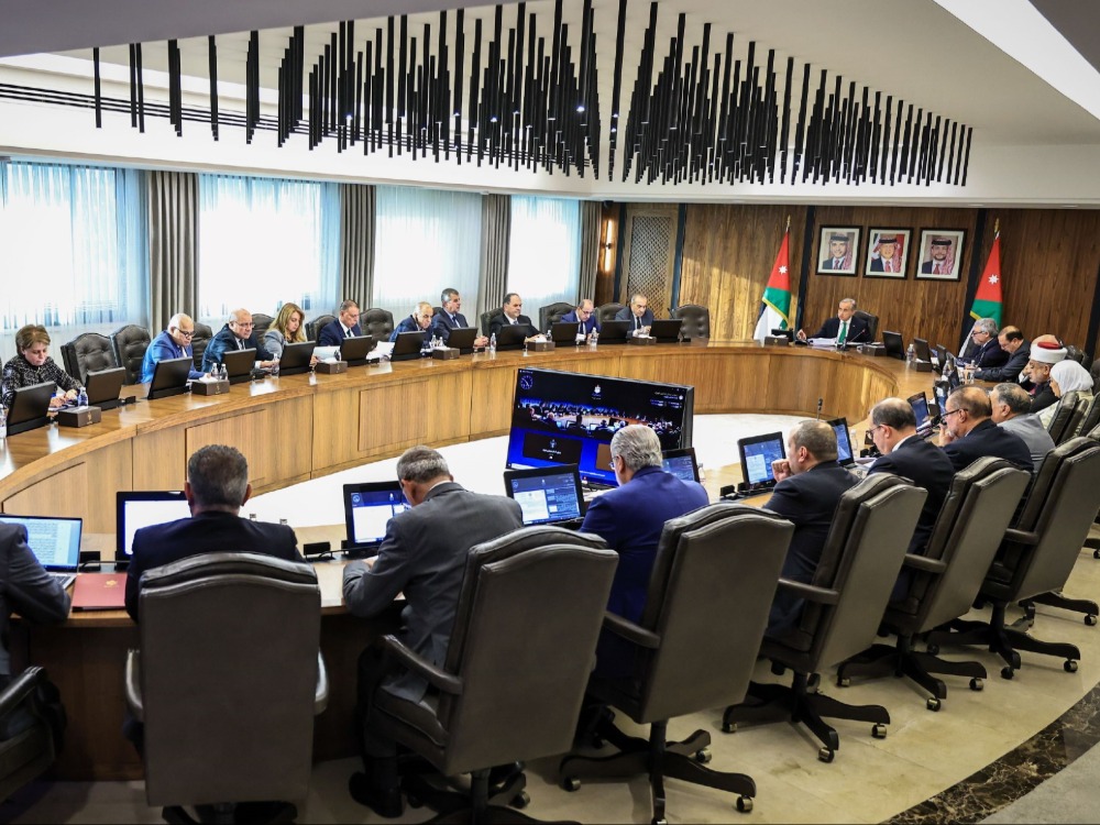 مجلس الوزراء الأردني يوافق على مذكرة تفاهم لتطوير قطاع النقل مع سوريا وتركيا