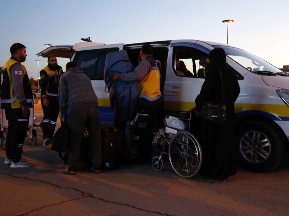 وزارة الطوارئ: نقل ٦٢ مواطناً عائداً من السودان من مطار دمشق إلى محافظاتهم