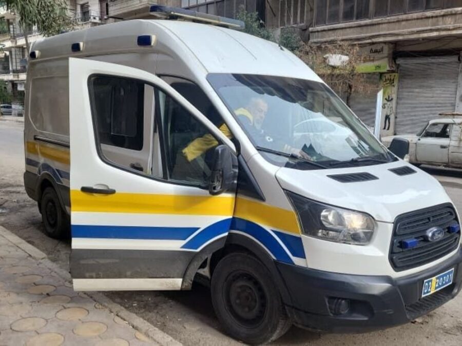 إصابة مسعفة برصاصة قناص تنظيم قسد خلال مهمة لإجلاء المدنيين في حلب