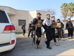 حماة.. القبض على متورطين بتشكيل مجموعة مسلّحة مرتبطة بفلول النظام البائد